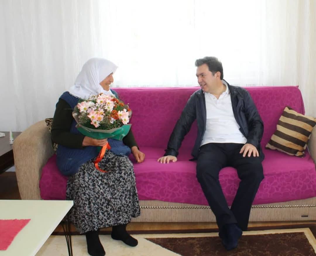 Kaymakamımız Sn. Taner TENGİR'den şehit annesi Elif ALICI'ya anneler günü ziyareti