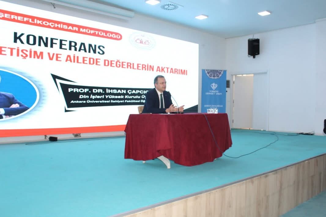 Sn. Kaymakamımız "Kuşaklar Arası İletişim ve Ailede Değerlerin Aktarımı" konferansına katıldı